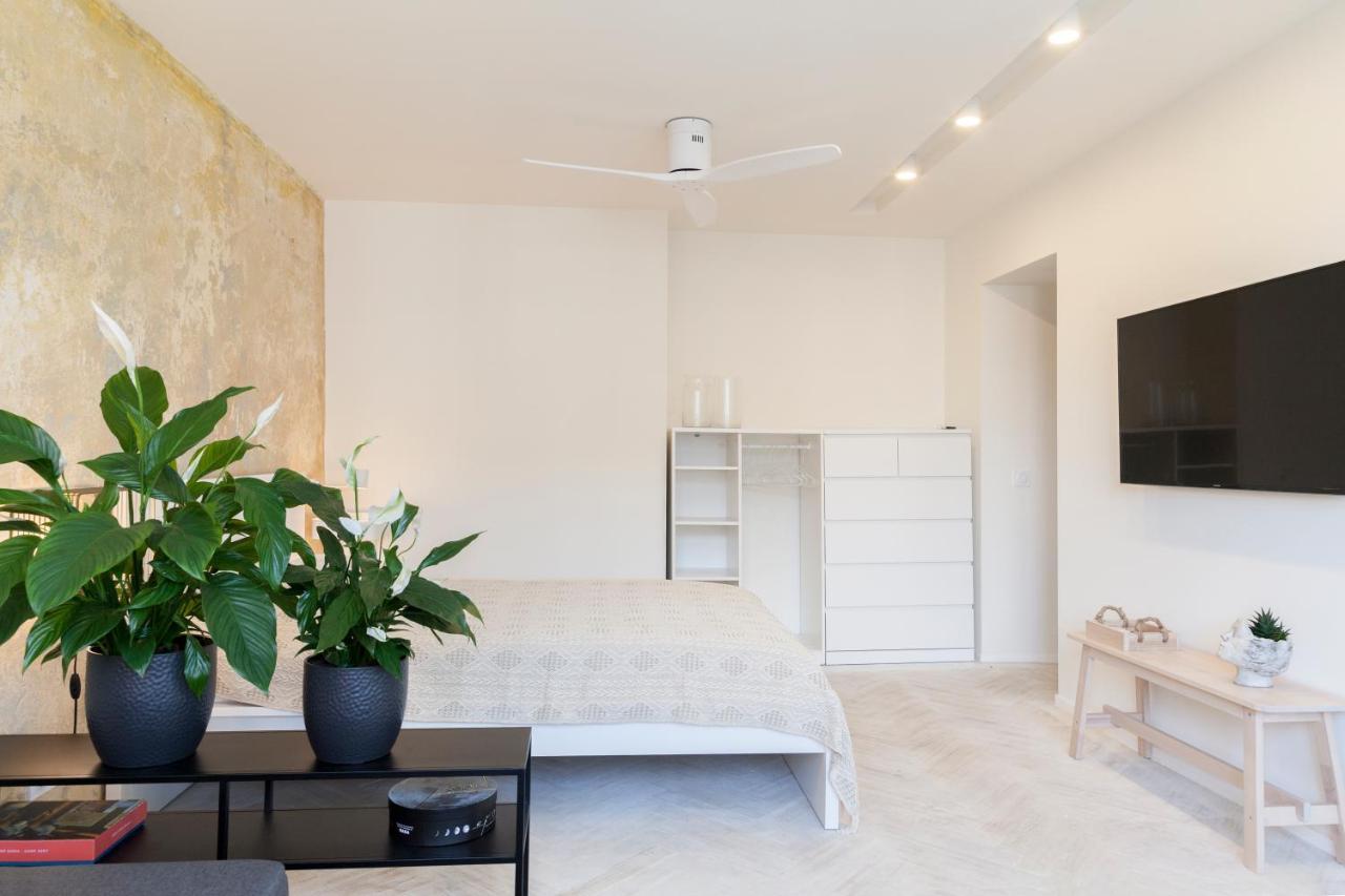Uni Apartament Lodź Bagian luar foto